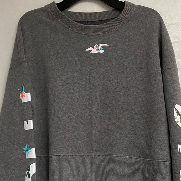 hollister grey cropped graphic crewneck Sweatshirt - Picture 2 of 4